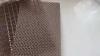ภาพจริงของแผงตาข่ายโลหะทองแดงโบราณ